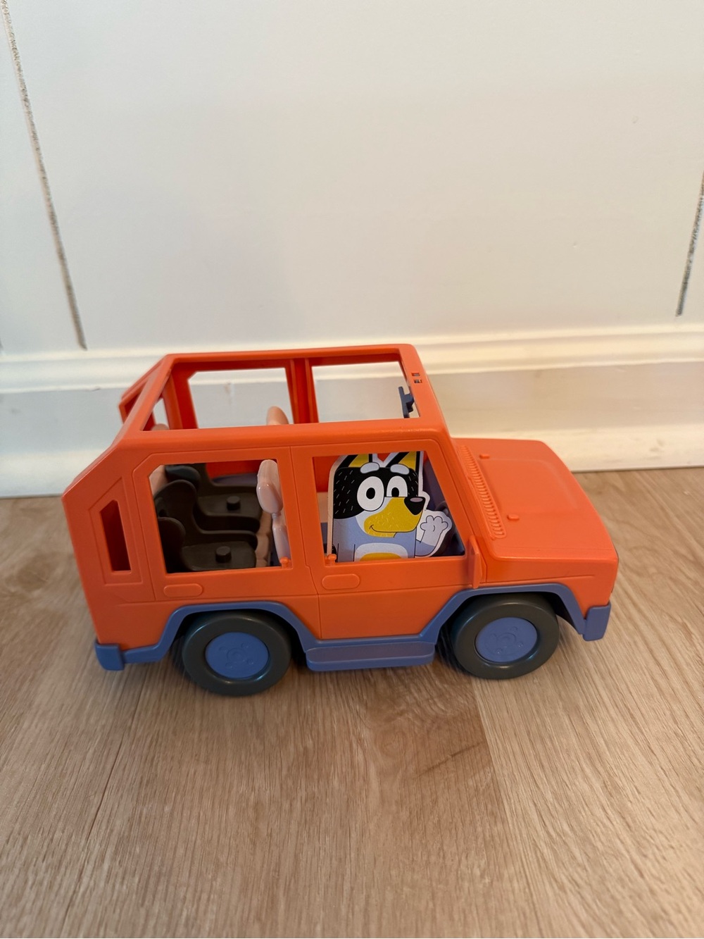 Bluey Family Road Trip Car